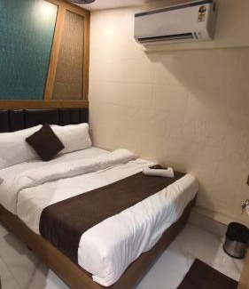 Jogeshwari East Hotel | Hotel Crest Inn