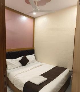 Jogeshwari East Hotel | Hotel Crest Inn