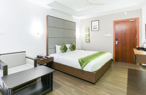 Ernakulam South Hotel | Hotel Crown Suites