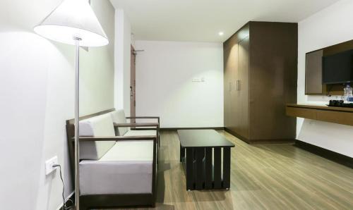 Ernakulam South Hotel | Hotel Crown Suites