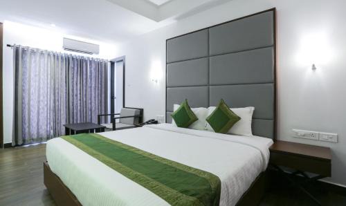Ernakulam South Hotel | Hotel Crown Suites