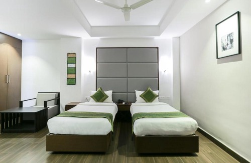 Ernakulam South Hotel | Hotel Crown Suites