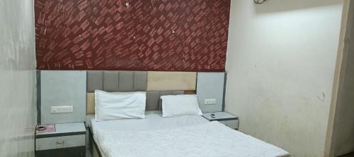 Navrangpura Hotel | hotel crystal ahmedabad