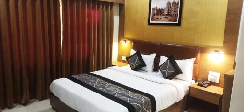 Bandra West Hotel | Hotel Crystal Luxury Inn- Bandra