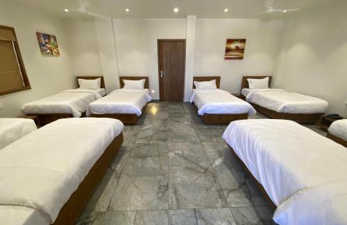Veraval Hotel | HOTEL DAMODAR