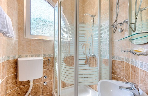 Canj Hotel | Hotel Dana
