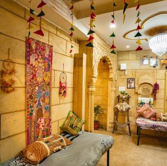Amar Sagar Pol Bed & Breakfast | Hotel Darsh Safari - Fort View