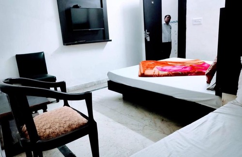 Old Delhi Hotel | Hotel Darshan Palace by WB Inn