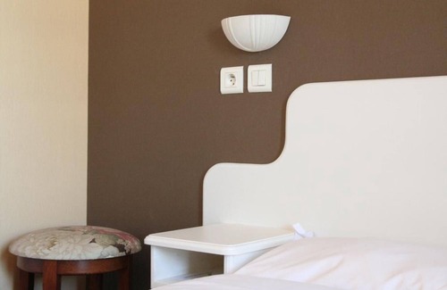 Pontorson Hotel | Hotel de France