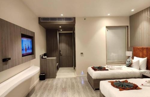 Indira Nagar Hotel | Hotel Deep Clarks Inn Lucknow