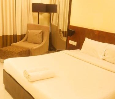 Ratnagiri Hotel | Hotel Delight Landmark