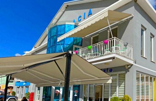 Sakës Hotel | Hotel Demokracia