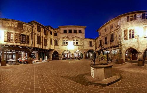 Castelnau-de-Montmiral Hotel | Hotel des Consuls