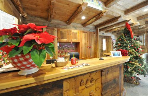 Antey-Saint-Andre Hotel | Hotel Des Roses
