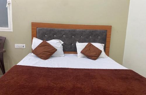 Greater Kailash Enclave I Apartment | Hotel DevNarayana Dham