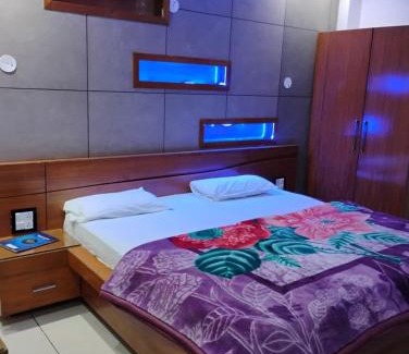 Renuka Hotel | Hotel Dhan Luxmi