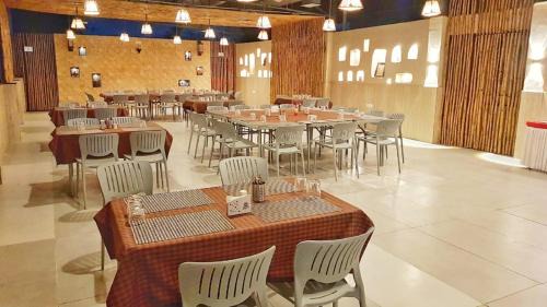 Solapur Hotel | Hotel Dhruva-Solapur Pet friendly