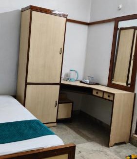 Balaghat Hotel | Hotel DRS by Vihasta, Balaghat