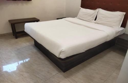 Thane West Hotel | Hotel Durga-Bluzap Hospitality Thane Railway Station