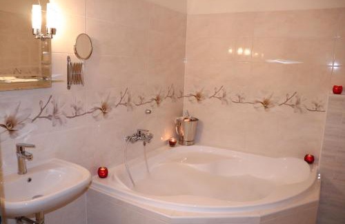 Houska Hotel | Hotel Dvůr