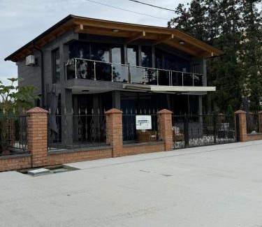 Ureki House | Hotel Edelweiss