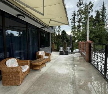 Ureki House | Hotel Edelweiss