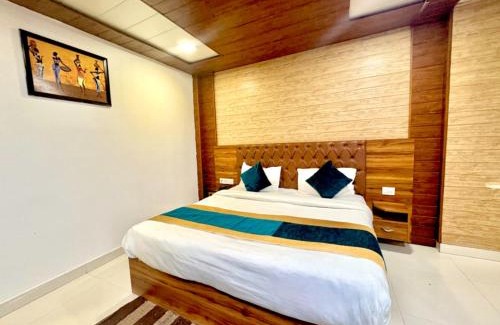 South West Hotel | Hotel elegant NYSHAA A Family Hotel Airport PIckup & Drop Free