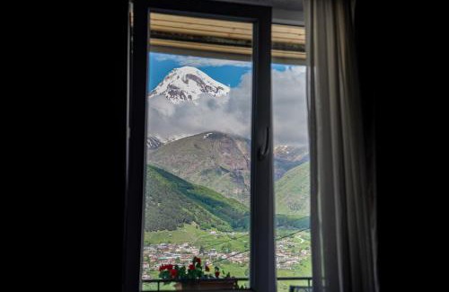 Stepantsminda House | Hotel Elia Kazbegi