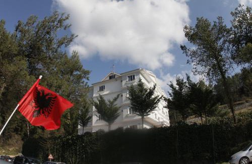 Petrele Hotel | Hotel Elvis