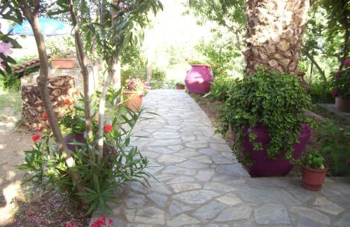 Kato Vrontou Hotel | Hotel Elytis