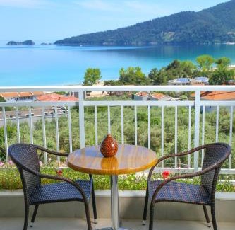 Chrisi Ammoudia Apartment | Hotel Emerald and Suites