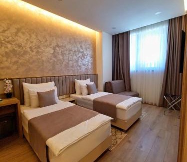 Bisce Polje Hotel | Hotel Emerald