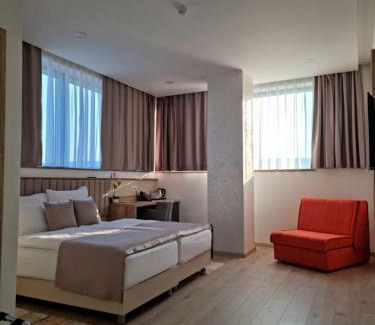 Bisce Polje Hotel | Hotel Emerald