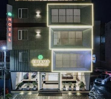 Maharana Pratap Nagar Hotel | Hotel Emerald