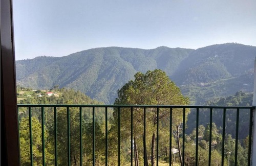 Kandaghat Hotel | Hotel Emerald Valley