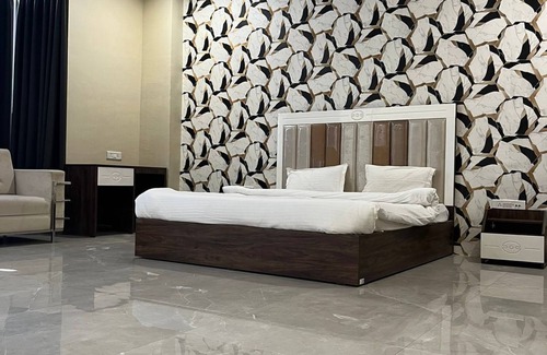 Bilaspur Hotel | Hotel Emperor Paradise
