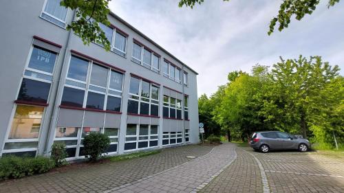 Altenerding Hotel | Hotel-Etage Apfelrot