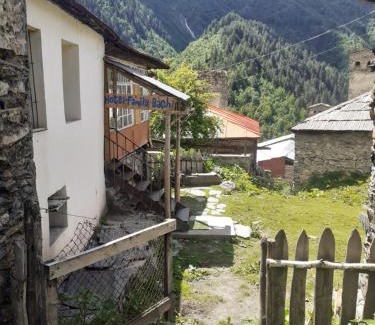 Lalkhori House | Hotel Family Bachi