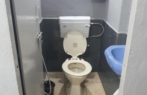 Daulatabad Hotel | Hotel Family Stay Beside Railway Station