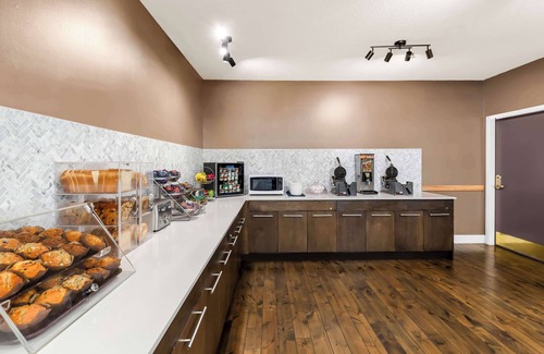 Regional District of Nanaimo Hotel | Hotel Feng, BW Signature Collection