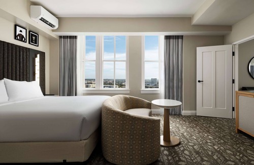 Downtown Tampa Hotel | Hotel Flor Tampa Downtown, Tapestry Collection by Hilton