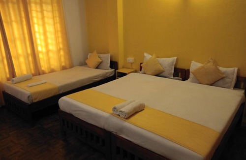 Fort Hotel | Hotel Flora Fountain