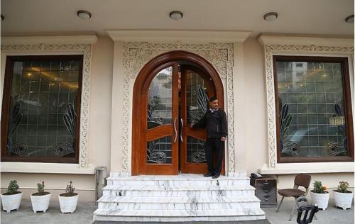 Karol Bagh Hotel | Hotel Florence Inn, Karol Bagh, New Delhi, 2 Min from Metro