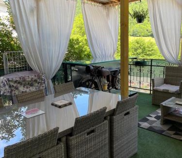 Saint-Martin-sous-Vigouroux Hotel | Hotel bar b'rock