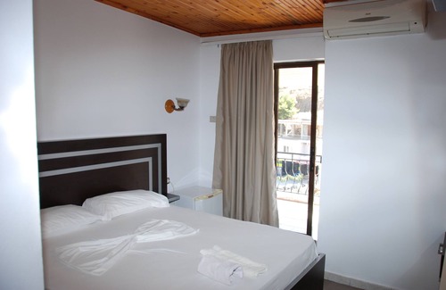 Qafe e Gjashtes Hotel | Hotel Freskia