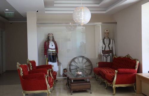 Velipoje Hotel | Hotel Freskia