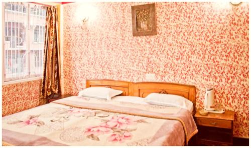 Charbagh Hotel | HOTEL G-S INN PREMIUM - Near Railway Station and Bus stand - A Top Rated Hotel