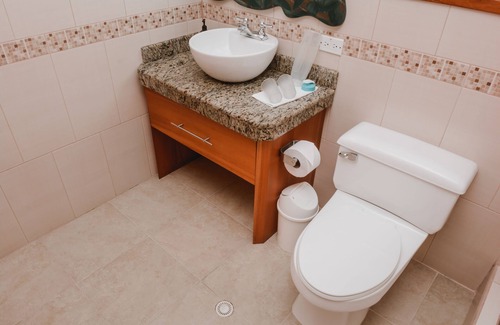 Bahia de la Academia Hotel | Hotel Galapagos Suites
