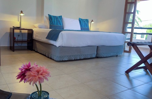 Bahia de la Academia Hotel | Hotel Galapagos Suites