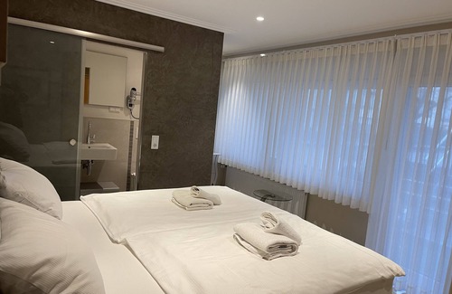 Arnsberg Bed & Breakfast | Hotel Gambrinus Arnsberg